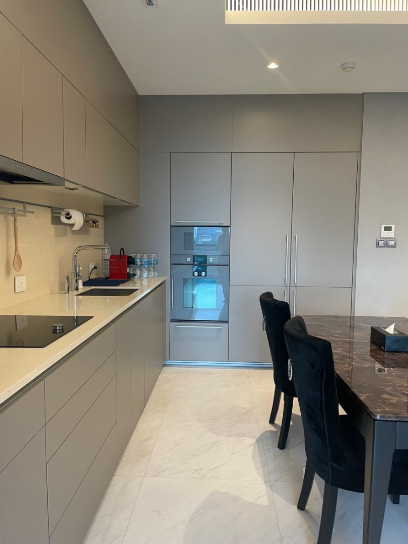 สินธร ต้นสน Sindhorn Tonson