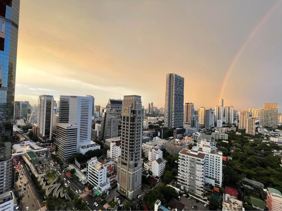 ดิ เอ็มไพร์ เพลซ สาทร