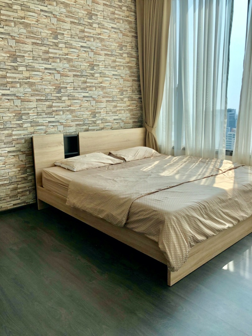 เอดจ์ สุขุมวิท 23 Coner unit