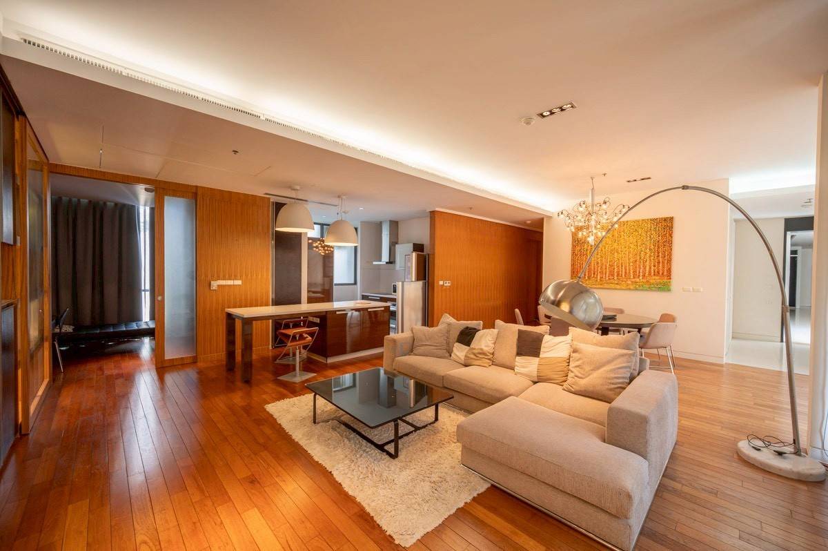 Domus 16 (โดมัส 16)