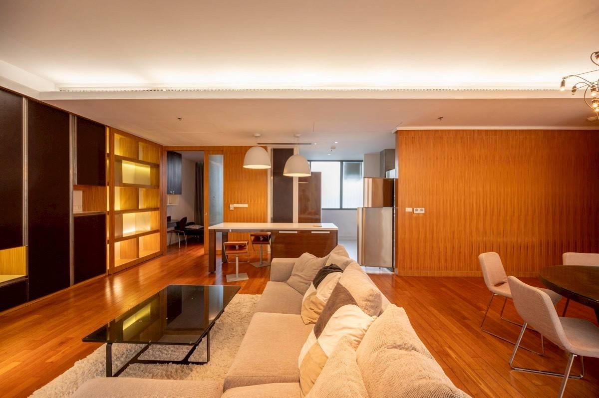 Domus 16 (โดมัส 16)