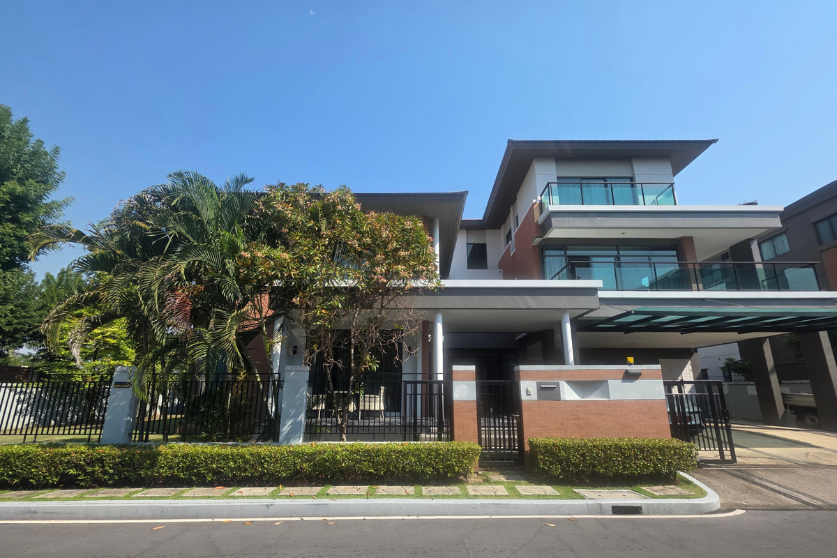 Grand Bangkok Boulevard พระราม 9