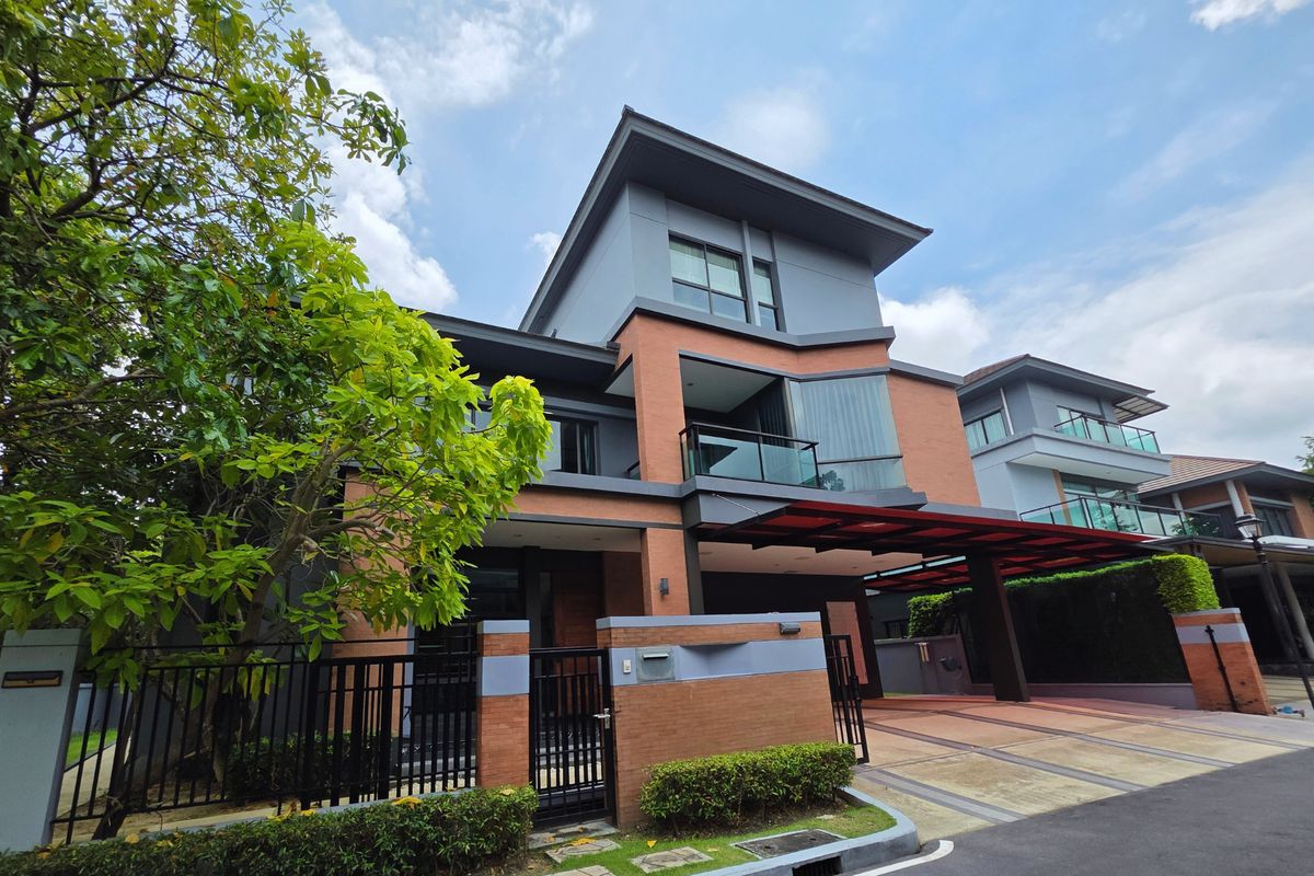 Grand Bangkok Boulevard พระราม 9