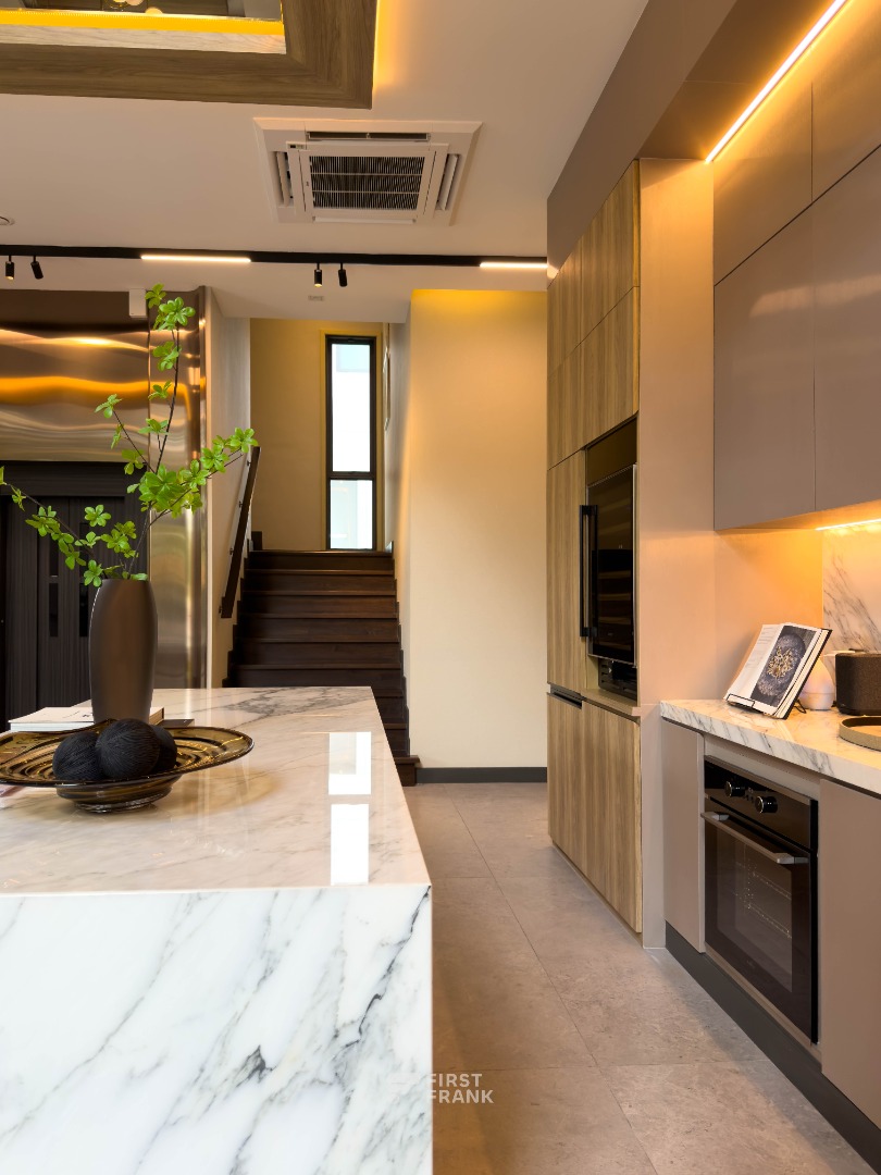 แกรนด์ บางกอก บูเลอวาร์ด ยาร์ด บางนา  แบบบ้าน Ravine 567 ตร.ม.