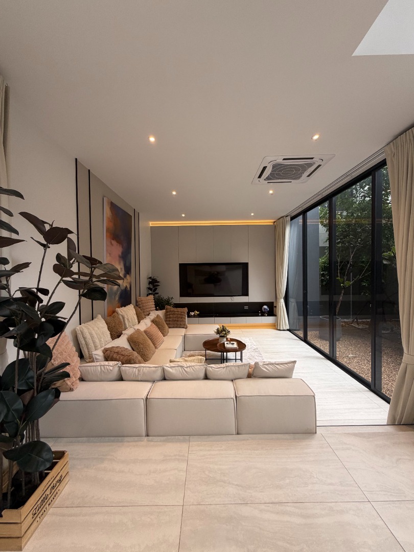 BuGaan Krungthep Kreetha (บูก้าน กรุงเทพกรีฑา) สไตล์ Modern Luxury ลิฟต์ส่วนตัว